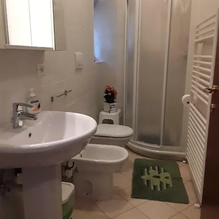 Il Borgo Vicino Al Castello Con Parcheggio Pensión *
